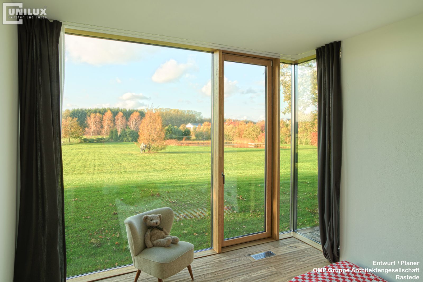 Unilux turn-door with threshold  Aluminium Wood Door, 32mm Glass, Stainless Steel Hardware, High Security Multi-point locking system.